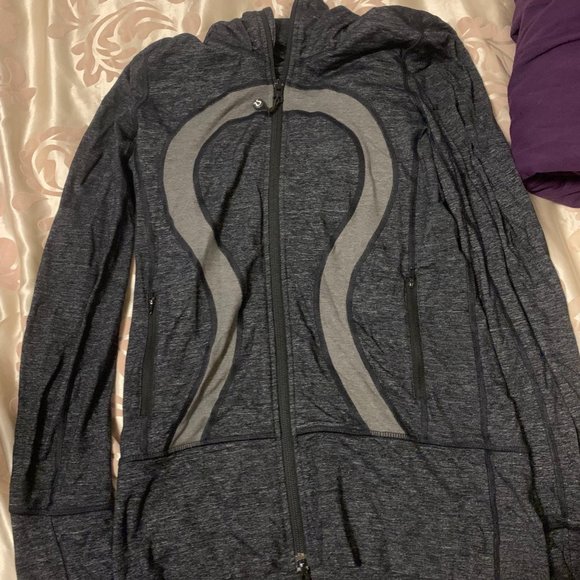 Lululemon - Picture 14 of 16